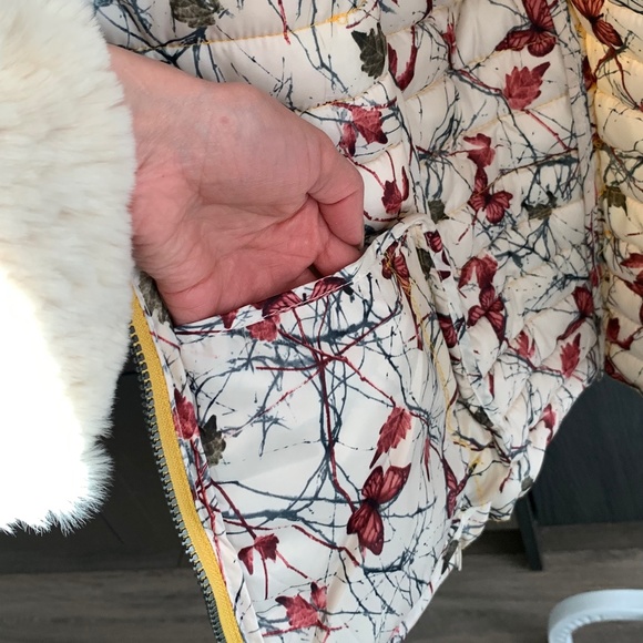 Water Repellent Yellow Jacket - Picture 3 of 10